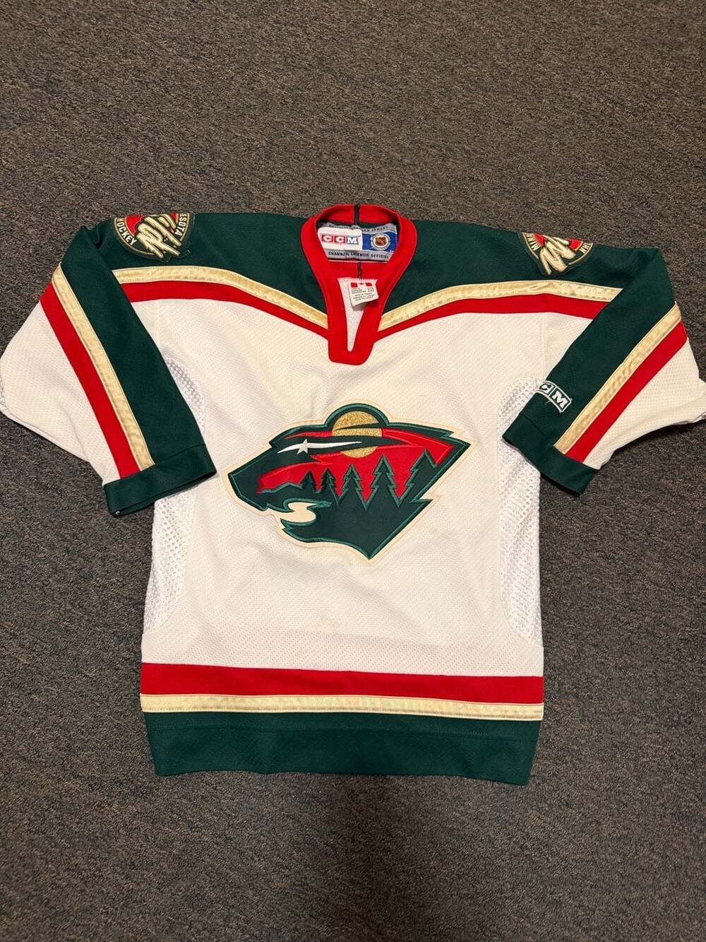 Vintage CCM Minnesota Wild Youth NHL Hockey Jersey White L/XL